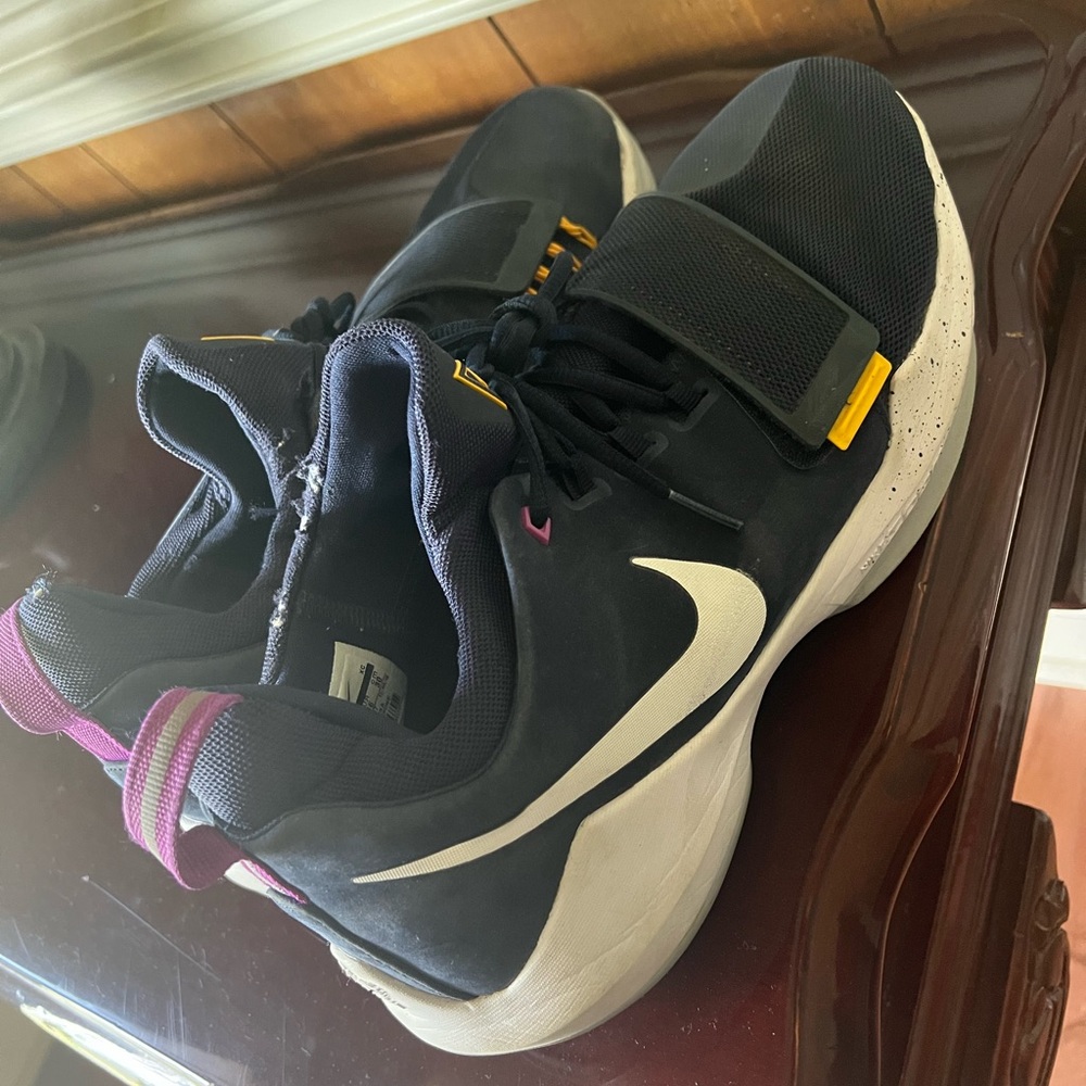 Paul George 1s blue